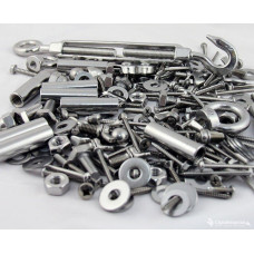 Крепежные скобяные изделия